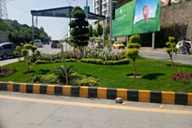Development of Green Belts at Defence Avenue DHA Phase-I